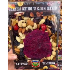 Суміш горіхів Vip з пітахайєю 500 г